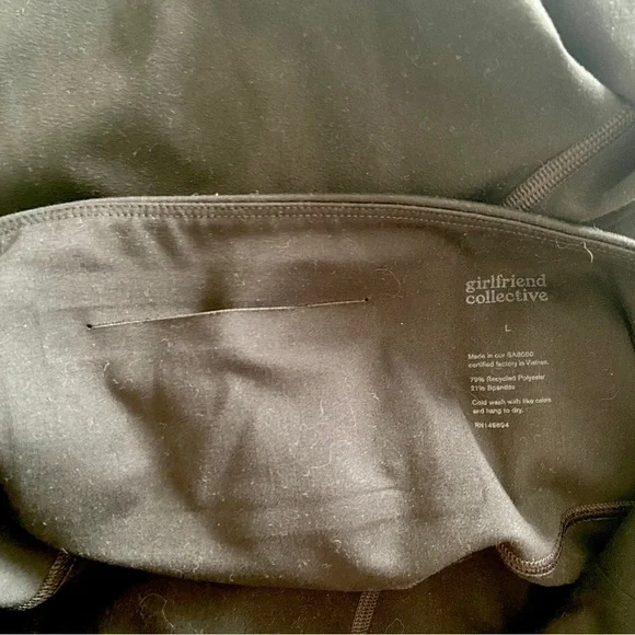 GIRLFRIEND COLLECTIVE | High Waist Compressive Capri Length Crop Black Legging - Picture 7 of 7